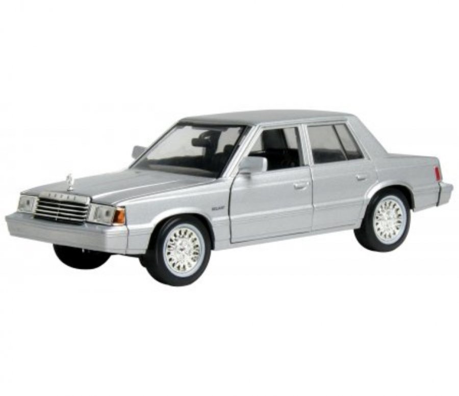 Plymouth Reliant 1983 - 1:24 (Silver) MM73336SL